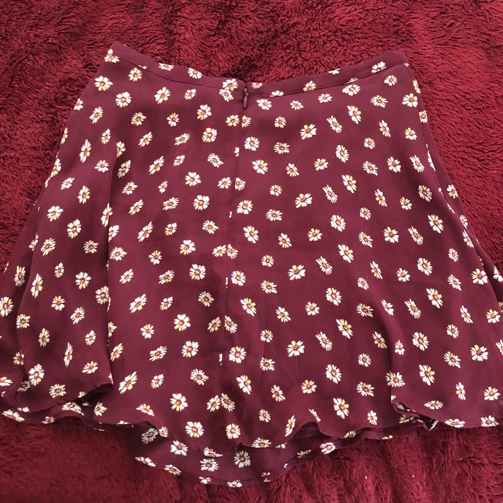 Dark red flower skirt - Picture 3 of 3